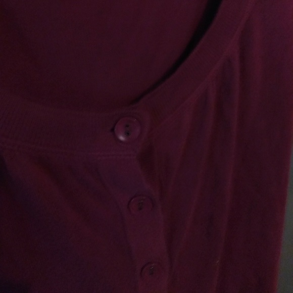 💖 DECREE MAGENTA SHORT SLEEVED TEE 💖 - Picture 2 of 3